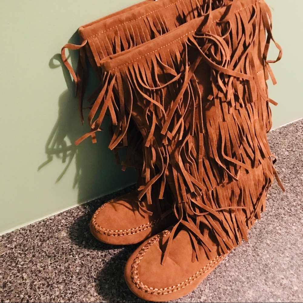Women Suede Mid-Calf Layered Fringe Flat Boots
